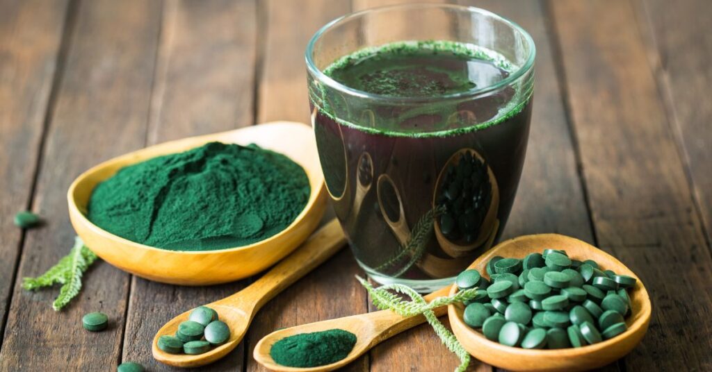 Chlorella Vs Chlorophyll: Which Is Better For Your Diet? 2 chlorophyll and chlorella at the same time